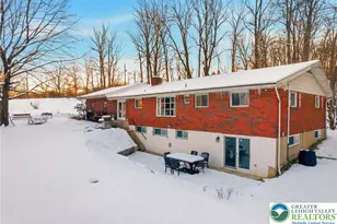 5547 Roosevelt St, Whitehall, PA 18052 - Photo 6