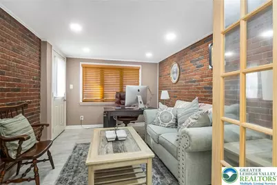 5547 Roosevelt Street, Whitehall, PA 18052 - Photo 18