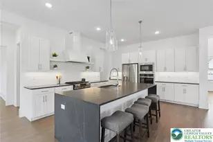 5683 Frederick Dr, Freemansburg, PA 18017 - Photo 4