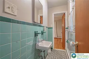 562 Fairview St, Emmaus, PA 18049 - Photo 32