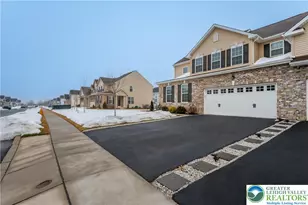 1686 Charley Ln, Bethlehem, PA 18020 - Photo 2