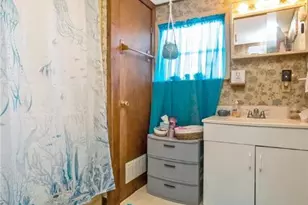 1048 Cedar St, Laurys Station, PA 18059 - Photo 16