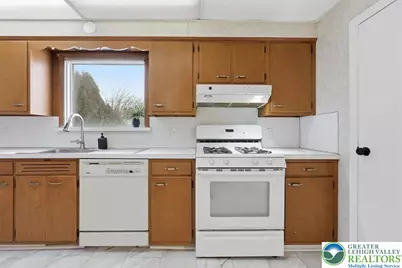 1437 Courtright Avenue, Hellertown, PA 18055 - Photo 6