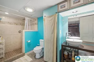 1390 Oakwood Dr, Hanover Twp, PA 18017 - Photo 24