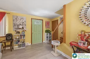 1390 Oakwood Dr, Hanover Twp, PA 18017 - Photo 6