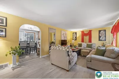 1390 Oakwood Drive, Hanover Twp, PA 18017 - Photo 8