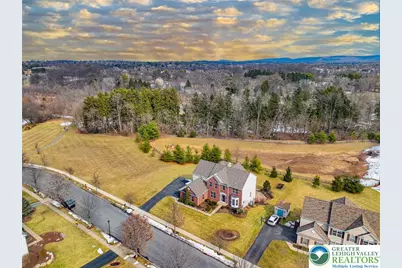 1919 Pembrooke, Lower Macungie Township, PA 18062 - Photo 4