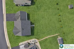 5037 Lilac Dr, North Whitehall Township, PA 18078 - Photo 4