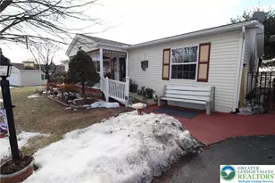 1233 Valley Forge Dr, Lehigh Township, PA 18088 - Photo 2