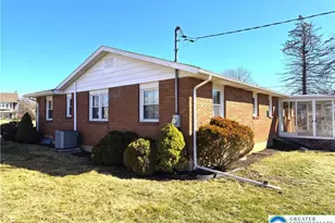 1655 Chippendale Cir, Hanover Twp, PA 18017 - Photo 4