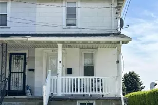 123 Spring St, Nazareth Boro, PA 18064 - Photo 2