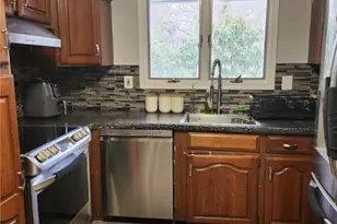 811 S Glenwood, Allentown, PA 18103 - Photo 8