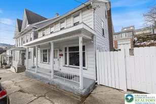 300 Pitt St, Tamaqua Boro, PA 18252 - Photo 2