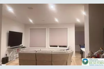 7018 Oak, Bath, PA 18014 - Photo 6