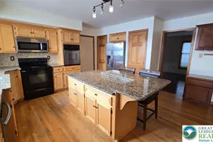 1135 Sherwood Dr, North Whitehall Township, PA 18059 - Photo 6