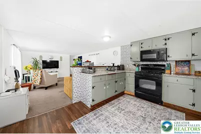 161 Windsor Street, Lehigh Township, PA 18088 - Photo 6