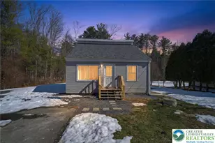 3084 Pleasant View Dr, Polk Twp, PA 18058 - Photo 2