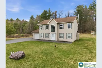 136 Kimberly Drive, Tobyhanna Twp, PA 18610 - Photo 2