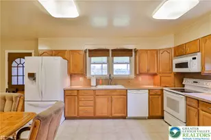 2221 Kings Ave, Easton, PA 18045 - Photo 6