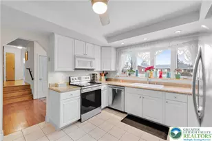 1655 Mark Twain Cir, Hanover Twp, PA 18017 - Photo 4