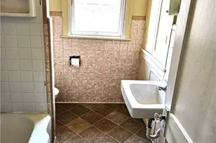 221 E Prospect St, Nazareth Boro, PA 18064 - Photo 10