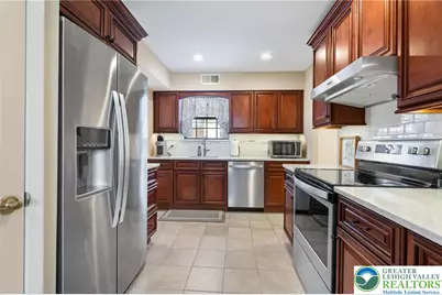 2869 Whitemarsh Place, Lower Macungie Twp, PA 18062 - Photo 2