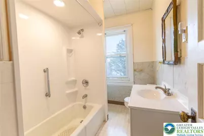 2420 Sycamore Street, Wilson, PA 18042 - Photo 20