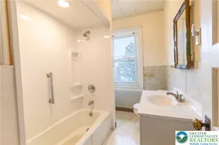 2420 Sycamore St, Wilson, PA 18042 - Photo 20