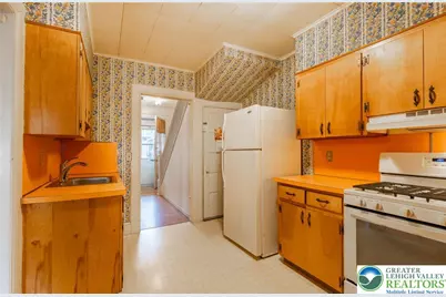 2420 Sycamore Street, Wilson, PA 18042 - Photo 8