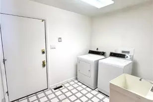 452 Sugar Maple Ct, Hanover Twp, PA 18017 - Photo 18