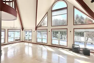 452 Sugar Maple Ct, Hanover Twp, PA 18017 - Photo 6