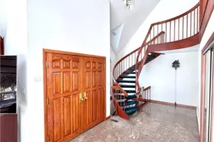 452 Sugar Maple Ct, Hanover Twp, PA 18017 - Photo 4