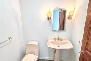 452 Sugar Maple Ct, Hanover Twp, PA 18017 - Photo 16