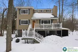 1781 Rolling Hills Dr, Coolbaugh Twp, PA 18466 - Photo 2