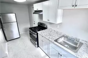 35 Spruce St, Allentown City, PA 18101 - Photo 8