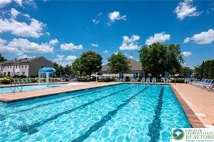 8464 Cromwell Ct, Upper Macungie Township, PA 18031 - Photo 2