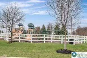 8464 Cromwell Ct, Upper Macungie Township, PA 18031 - Photo 8