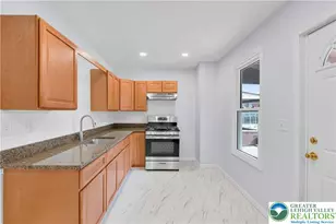 1062 Wilkes Barre St, Easton, PA 18042 - Photo 6