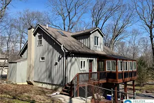 1216 Dogwood Ln, Bushkill, PA 18324 - Photo 2