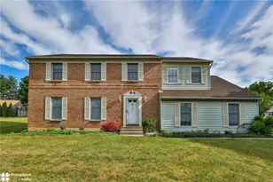 4059 Wedgewood Rd, South Whitehall Township, PA 18104 - Photo 2