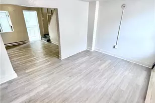 35 Spruce St, Allentown City, PA 18101 - Photo 4