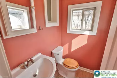 2045 Kenmore Avenue, Bethlehem City, PA 18018 - Photo 22