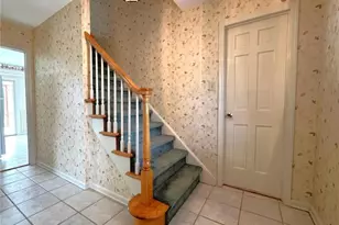 348 Wedgewood Dr, Palmer Twp, PA 18045 - Photo 4