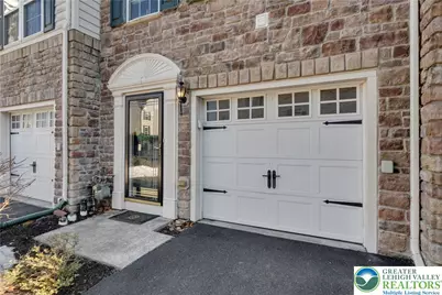 1632 Oakridge Lane, Hellertown, PA 18055 - Photo 2