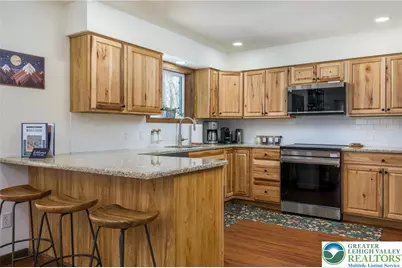 2206 Chatham Court, Middle Smithfield, PA 18324 - Photo 6