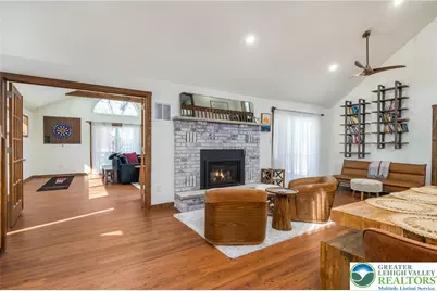 2206 Chatham Court, Middle Smithfield, PA 18324 - Photo 8