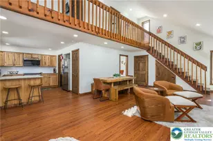 2206 Chatham Ct, Middle Smithfield, PA 18324 - Photo 4