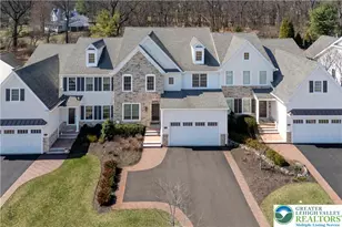 1970 Carriage Knoll Dr, Bethlehem City, PA 18015 - Photo 2