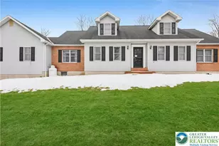 466 E Chestnut St, Nazareth Boro, PA 18064 - Photo 2