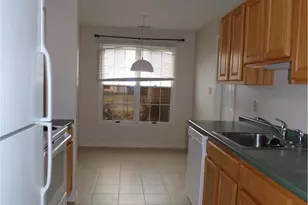 302 Windsor Pl, Macungie Boro, PA 18062 - Photo 6